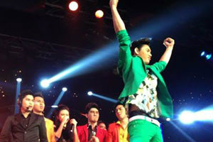 เอ้V7 หนุ่มมาดร็อคโบกมือลาบ้าน AF10