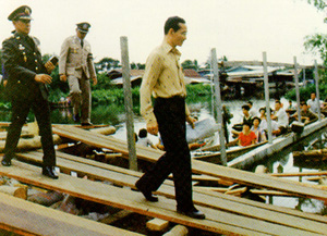 การเกิดน้ำท่วมในเขตกรุงเทพมหานคร และแนวพระราชดำริในการแก้ไข