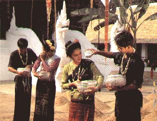 การทำบุญในวันสงกรานต์