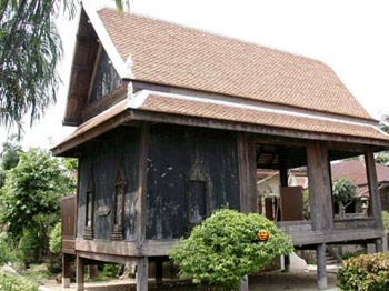 ตำหนักทองที่วัดไทร