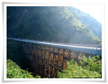 สะพานห้วยตอง