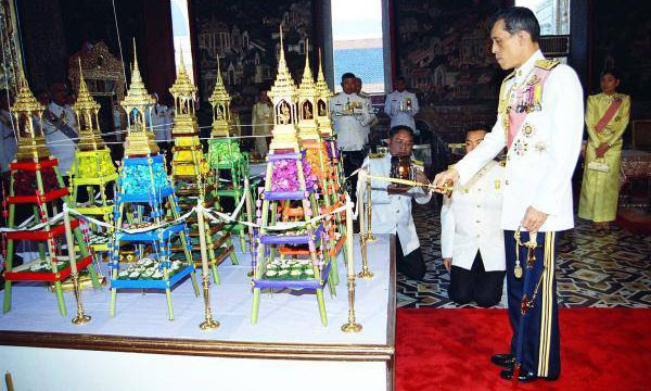 พระราชประวัติ สมเด็จพระเจ้าอยู่หัว รัชกาลที่ 10