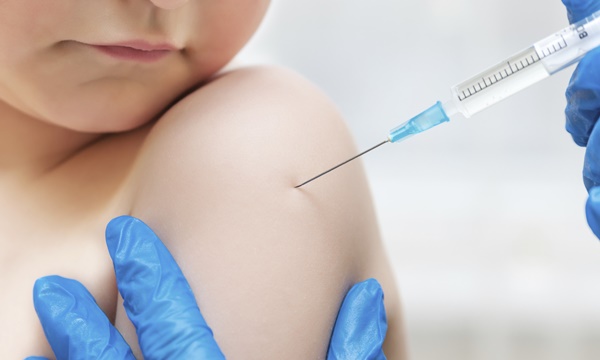 "วัคซีน" มีประโยชน์ หรือแฝงอันตราย?