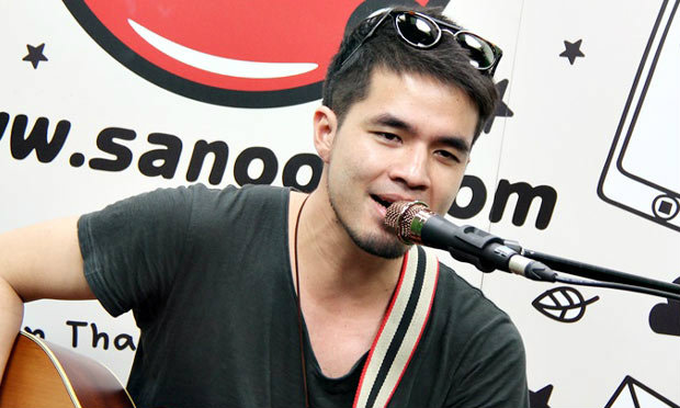 Live Chat : ว่าน ธนกฤต