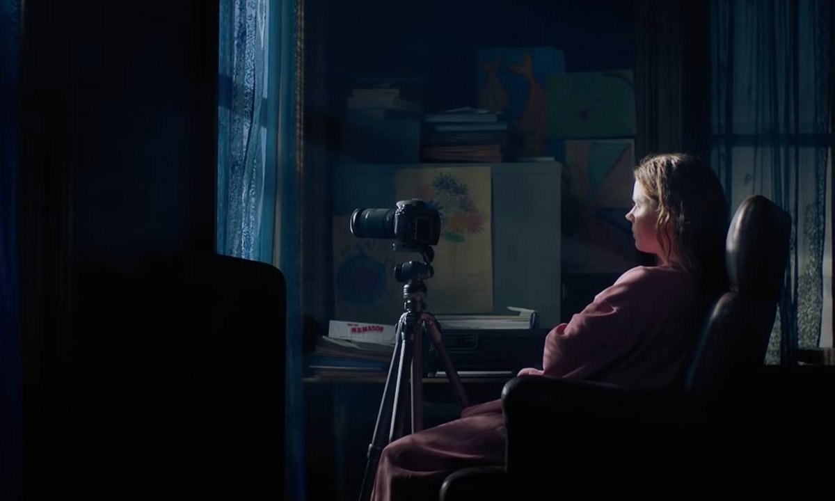 รีวิว The Woman in the Window หยุดได้ไหม นิสัยขี้ส่อง