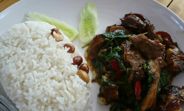 ร้านอาหารไทย บ้านถั่วเย็น