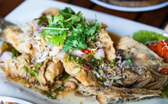ร้านอาหารอร่อย ระเบียงจันทร์