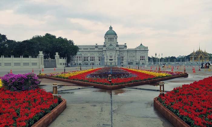 สุดยิ่งใหญ่สวนดอกไม้พระลานพระราชวังดุสิต \