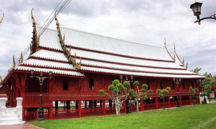 เที่ยวตามรอยละครบุพเพสันนิวาส เปิดพระตำหนักเฮี้ยนสมัยพระเจ้าเสือ วัดใหญ่สุวรรณาราม