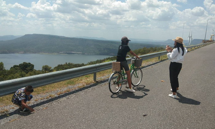 จุดชมวิวเขายายเที่ยง  แลนด์มาร์คยอดฮิตของโคราช