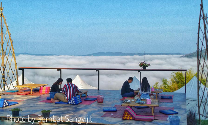 กินข้าว เคล้าทะเลหมอก ณ The Moon เขาค้อ