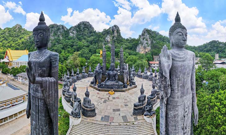 อันซีนวัดถ้ำกระบอก ชมลานพระพุทธรูปทำจากหินลาวาหนึ่งเดียวในเมืองไทย