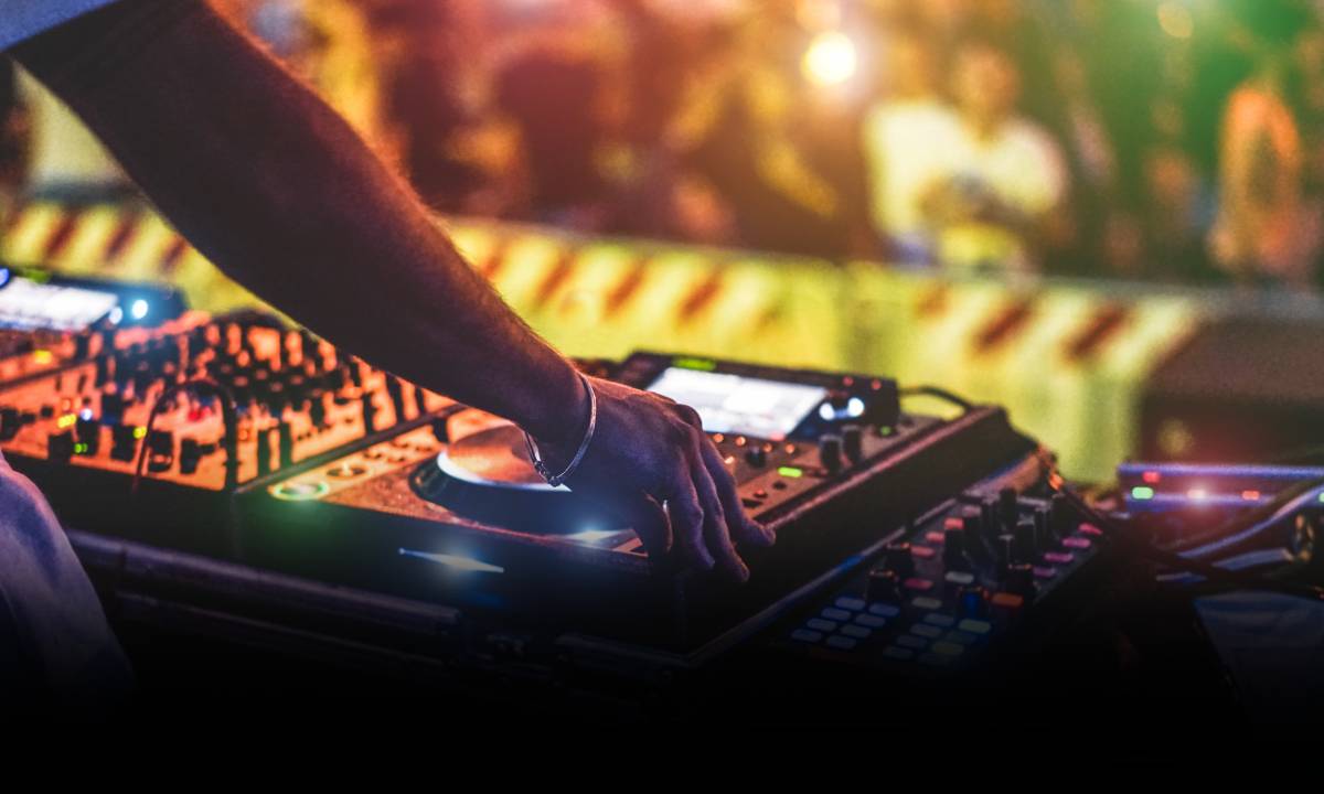 ชลบุรี จับมือ ททท. เตรียมจัดมหกรรมดนตรี EDM ระดับโลก คาดเงินสะพัด 100 ล้านบาท