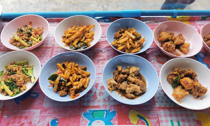 พบอีกร้านข้าวแกง 10 บาท! ที่เมืองบุรีรัมย์