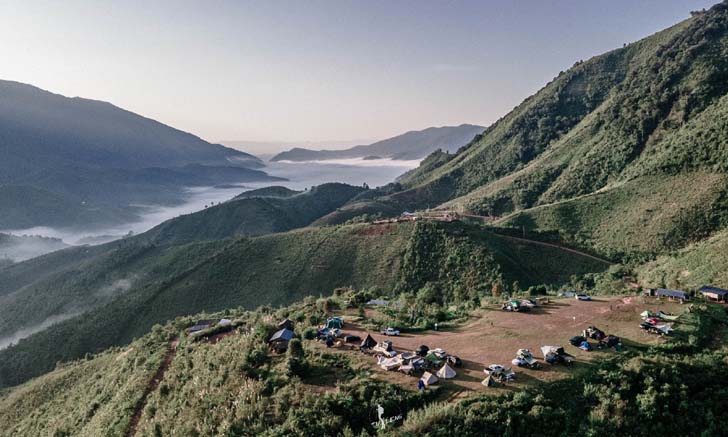 ลานกางเต็นท์บ้านห้วยหมี พิกัดลับกลางหุบเขาจังหวัดน่าน