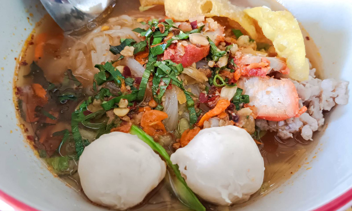 ชี้เป้าร้านเด็ดพิษณุโลก ก๋วยเตี๋ยวต้มยำ 20 บาท ชามเดียวอิ่ม!