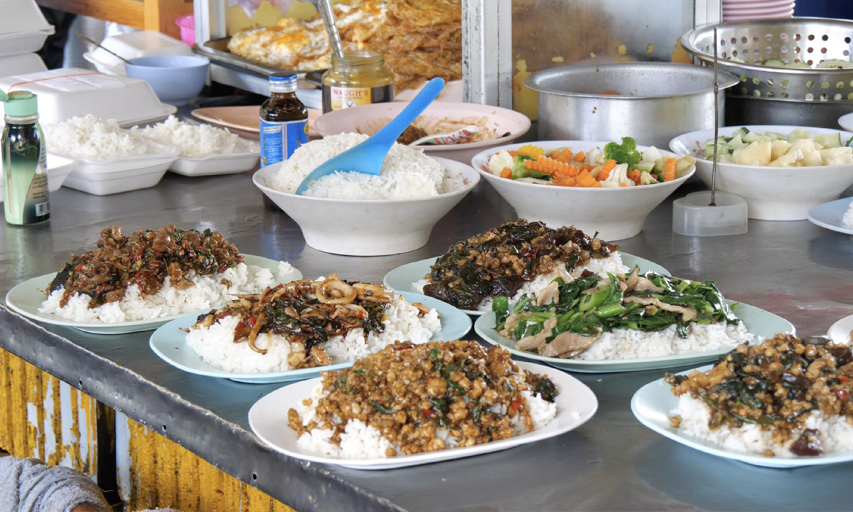“ข้าวควายเจ็ดยอด” ร้านตามสั่งใจป้ำจานเดียวอิ่มทั้งวัน ขวัญใจชาวเชียงใหม่