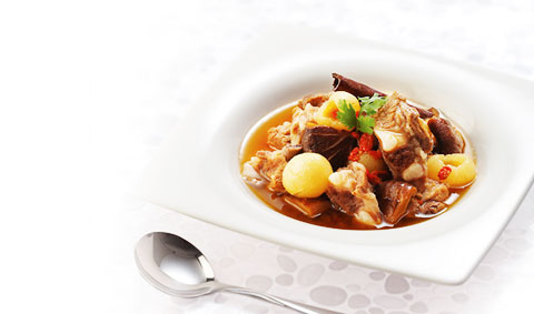ซี่โครงหมูอ่อนอบน้ำลำไย