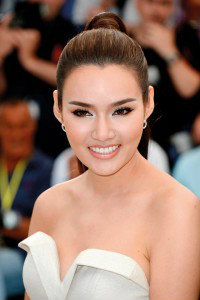 หญิง รฐา โพธิ์งาม